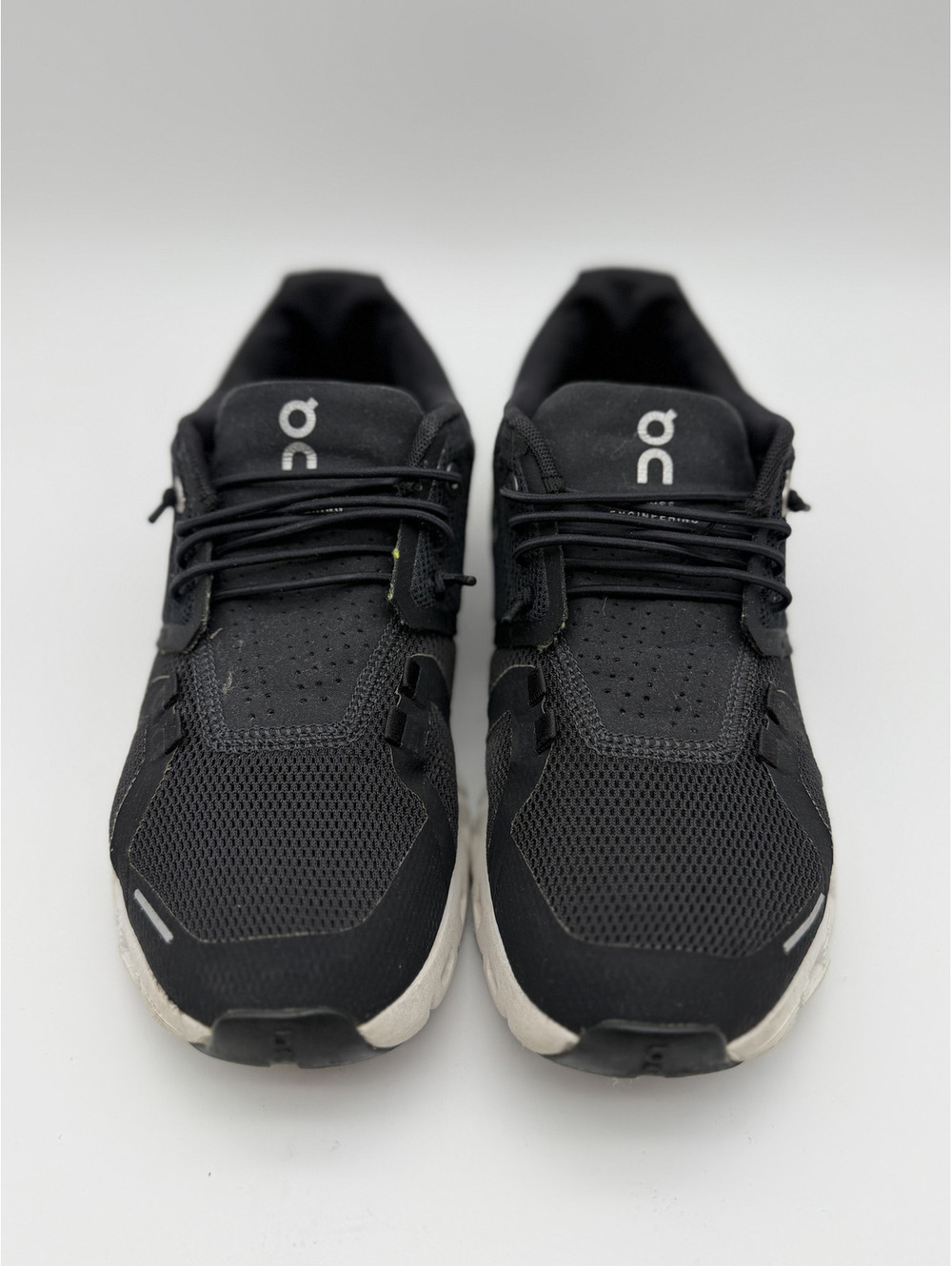 On Running Cloud Women's Black Athletic Sneakers Size 6